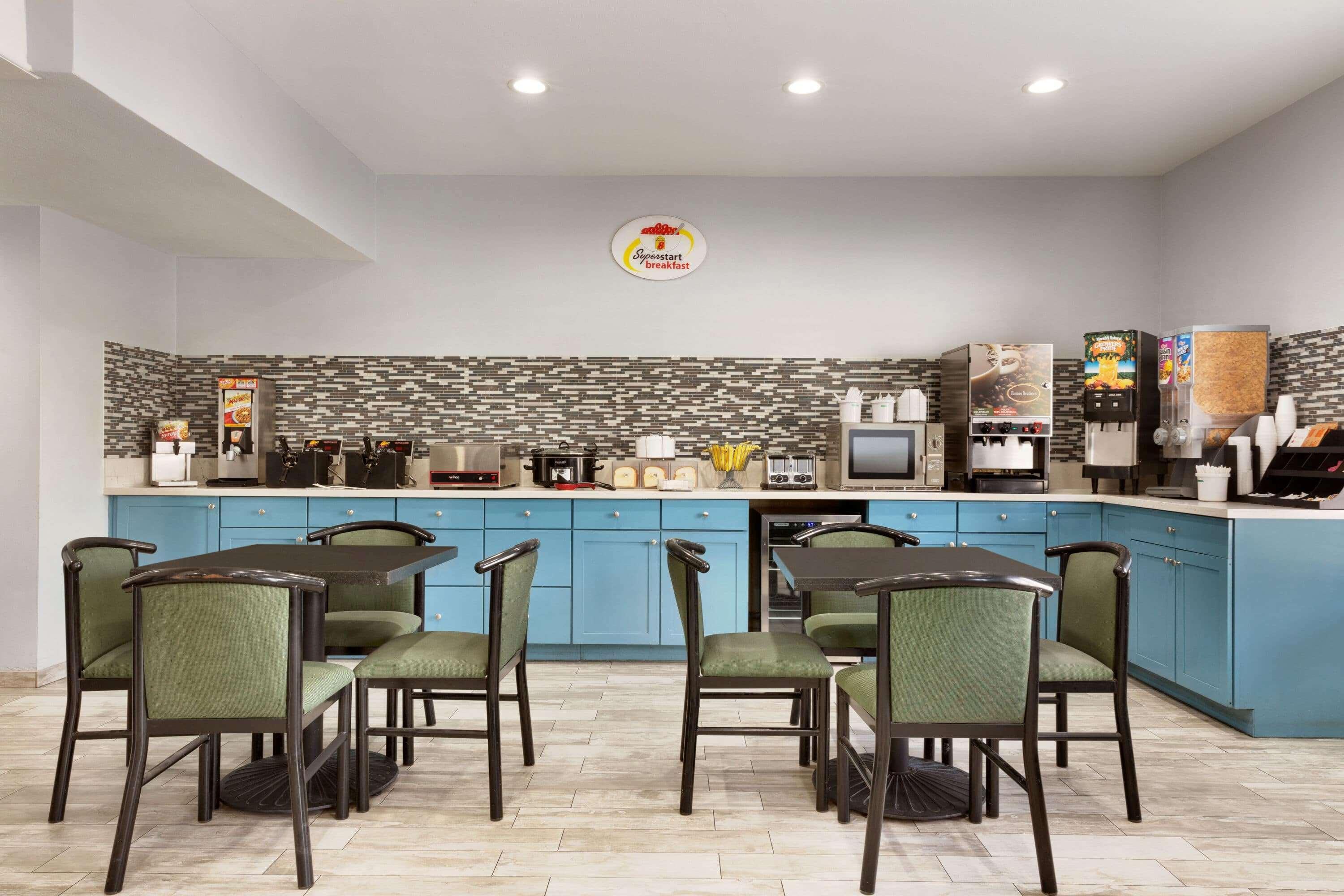 Super 8 By Wyndham יוניברסל סיטי מראה חיצוני תמונה